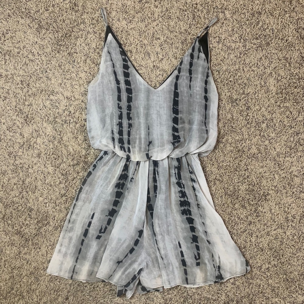 Final Touch Tie Dye Spaghetti Strap V Neck Elastic Waist Romper Women's Small